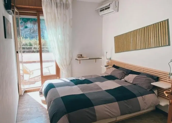 Casa Glicine Finale Ligure